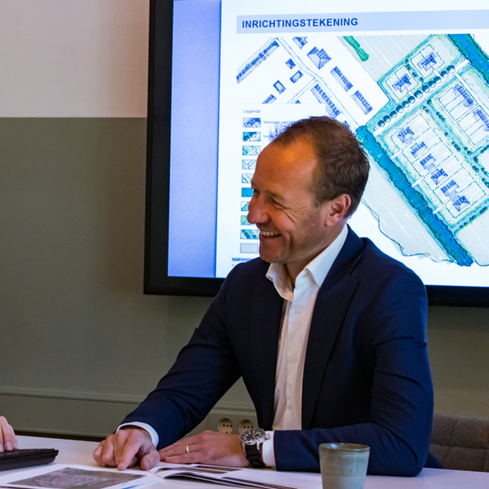 Opmaat_wonen_projectontwikkeling_Story_cards_desktop_690x690px--bas-1